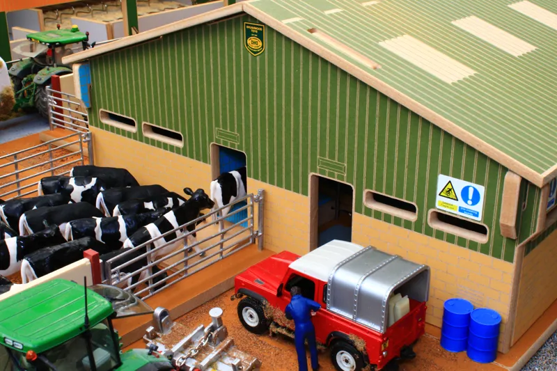 Brushwood 1-32 Rotary Milking Parlour-1