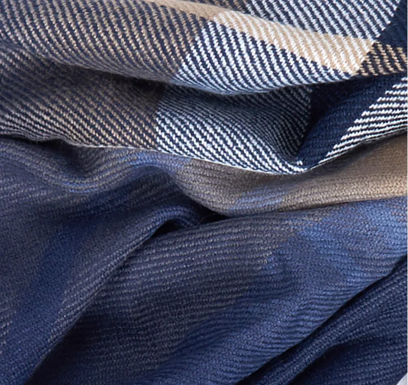 Barbour Glenn Scarf in Navy/Mink-3