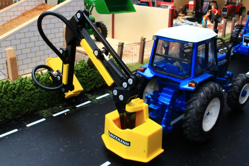 Britains Hedge Cutter-2