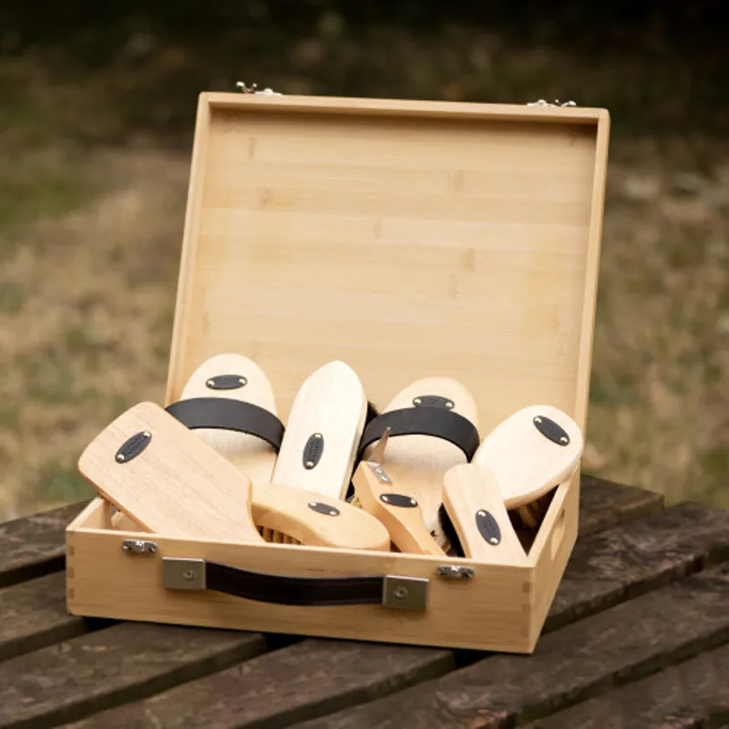 Supreme Products Gleaming Grooming Complete Box 34cm x 39cm