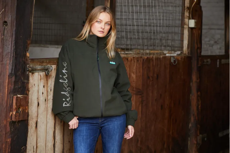 Ridgeline Brumby Yard Jacket in Deep Forest-6