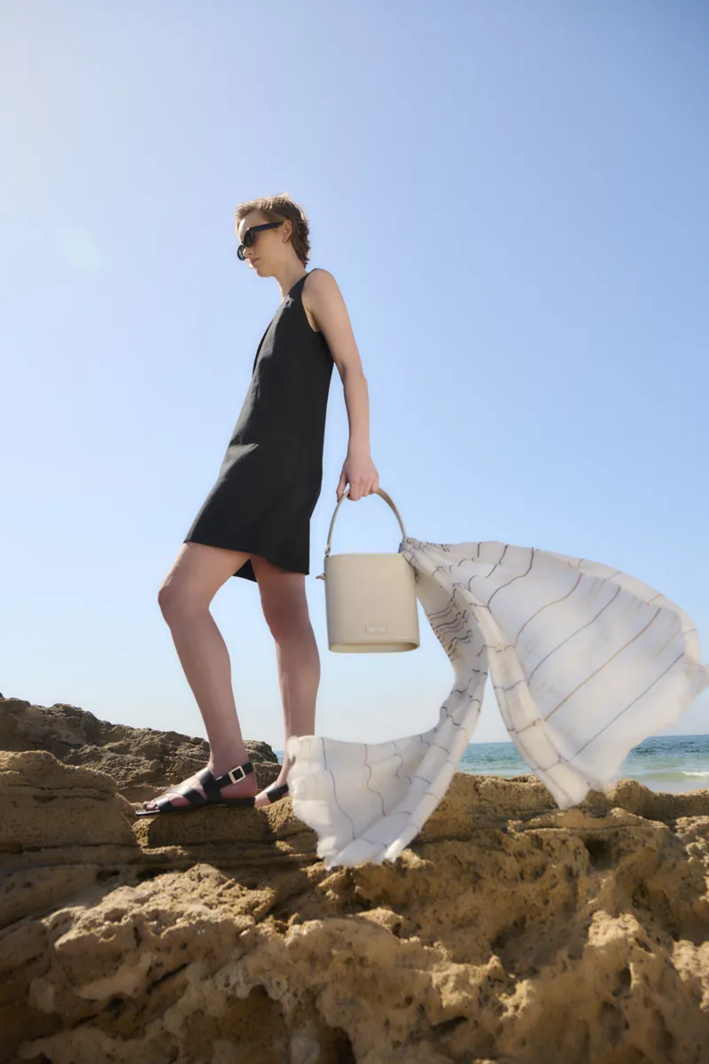 Barbour Laire Bucket Bag in Light Sand-5