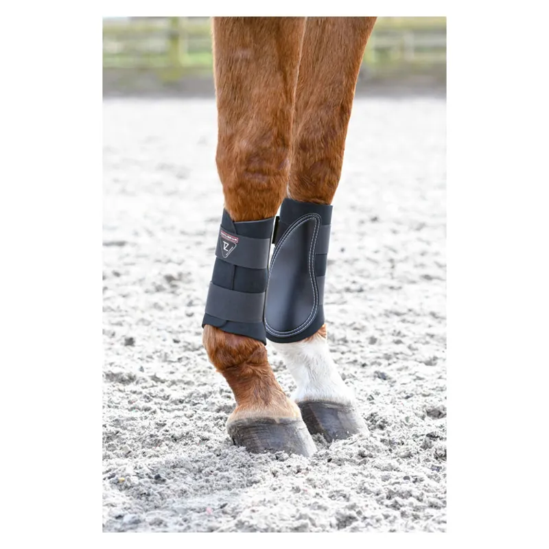 Equilibrium Tri-Zone Brushing Boots in Black -1