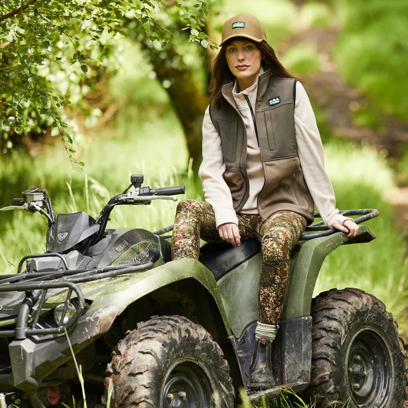 Ridgeline Hybrid Vest in Bark-2